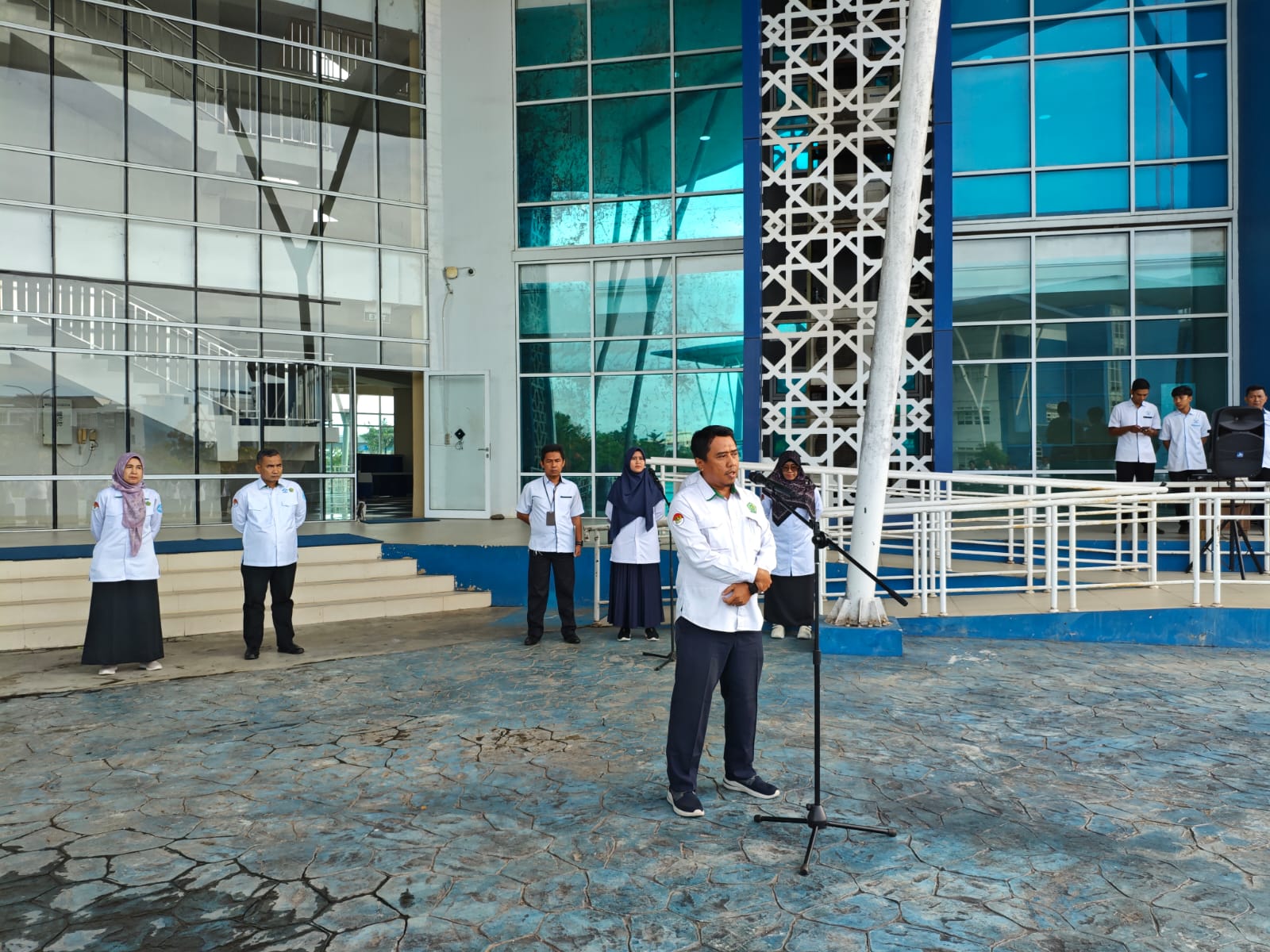 PUSTIPD Menjadi Petugas Apel Pagi di Lingkungan Rektorat UIN Raden Fatah Palembang